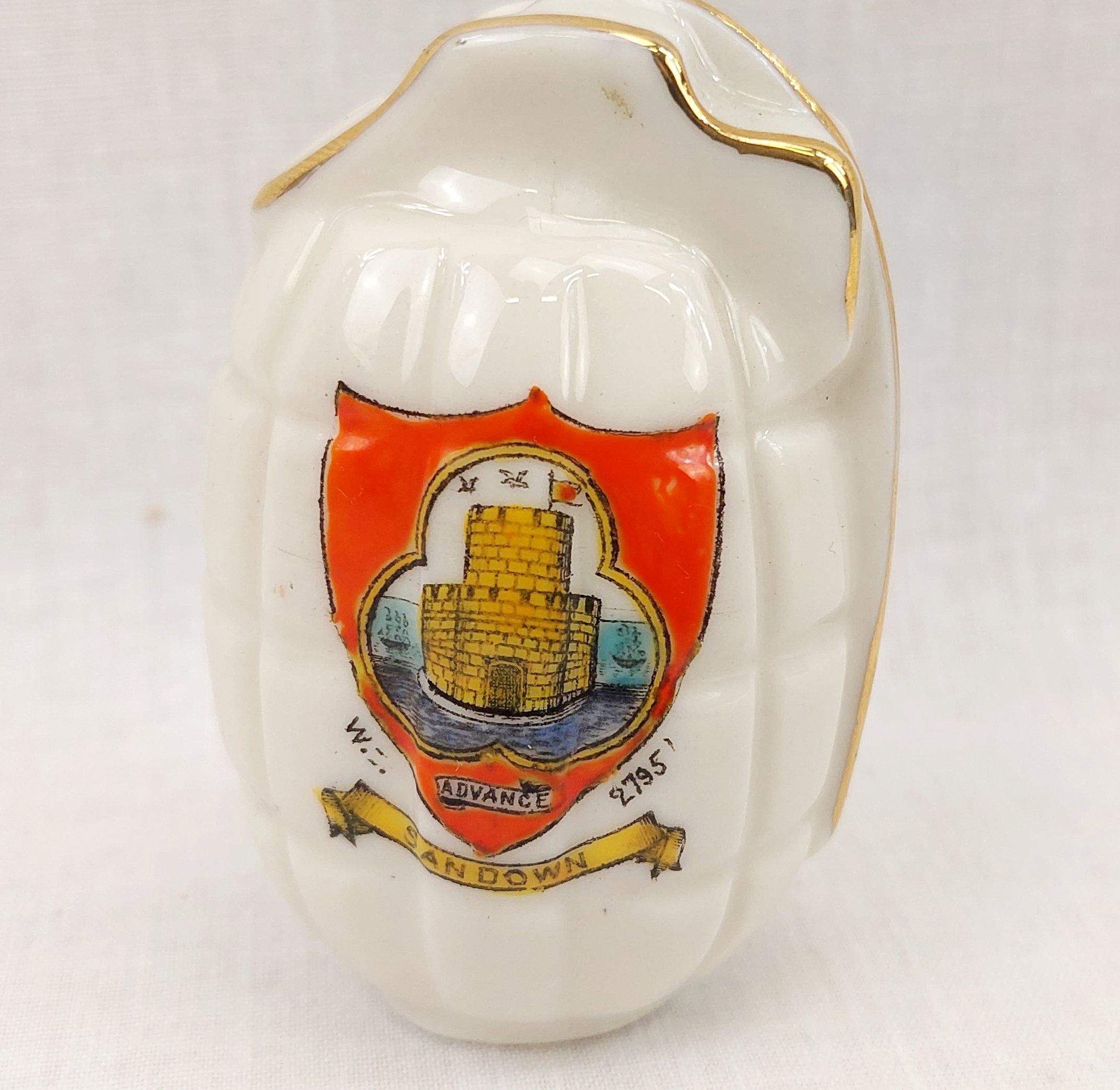WW1 Sandown Mills Bomb Crested China 2