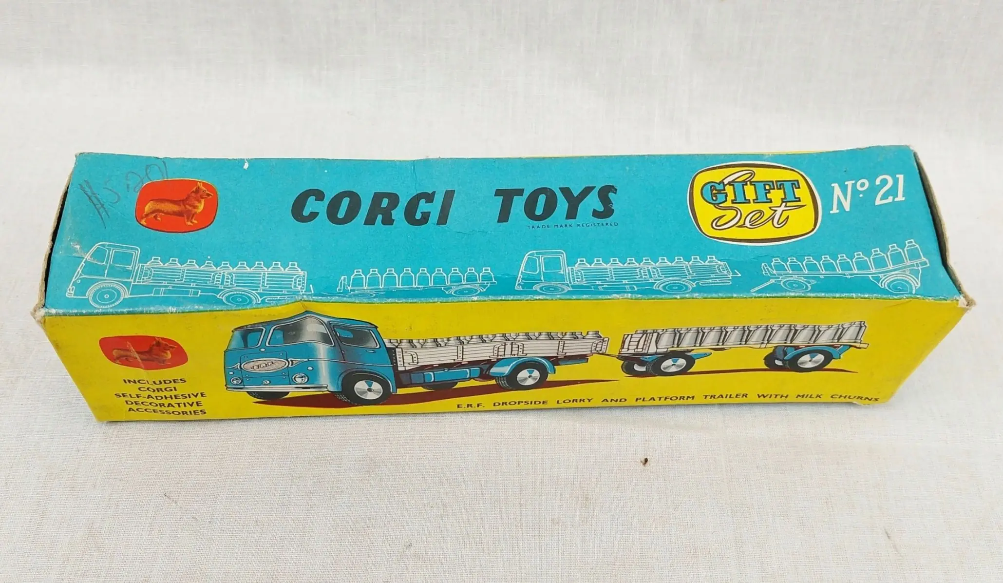 Corgi Toys Gift Set 2 E.R.F. Dropside Lorry & Platform Trailer With Milk Churns 14