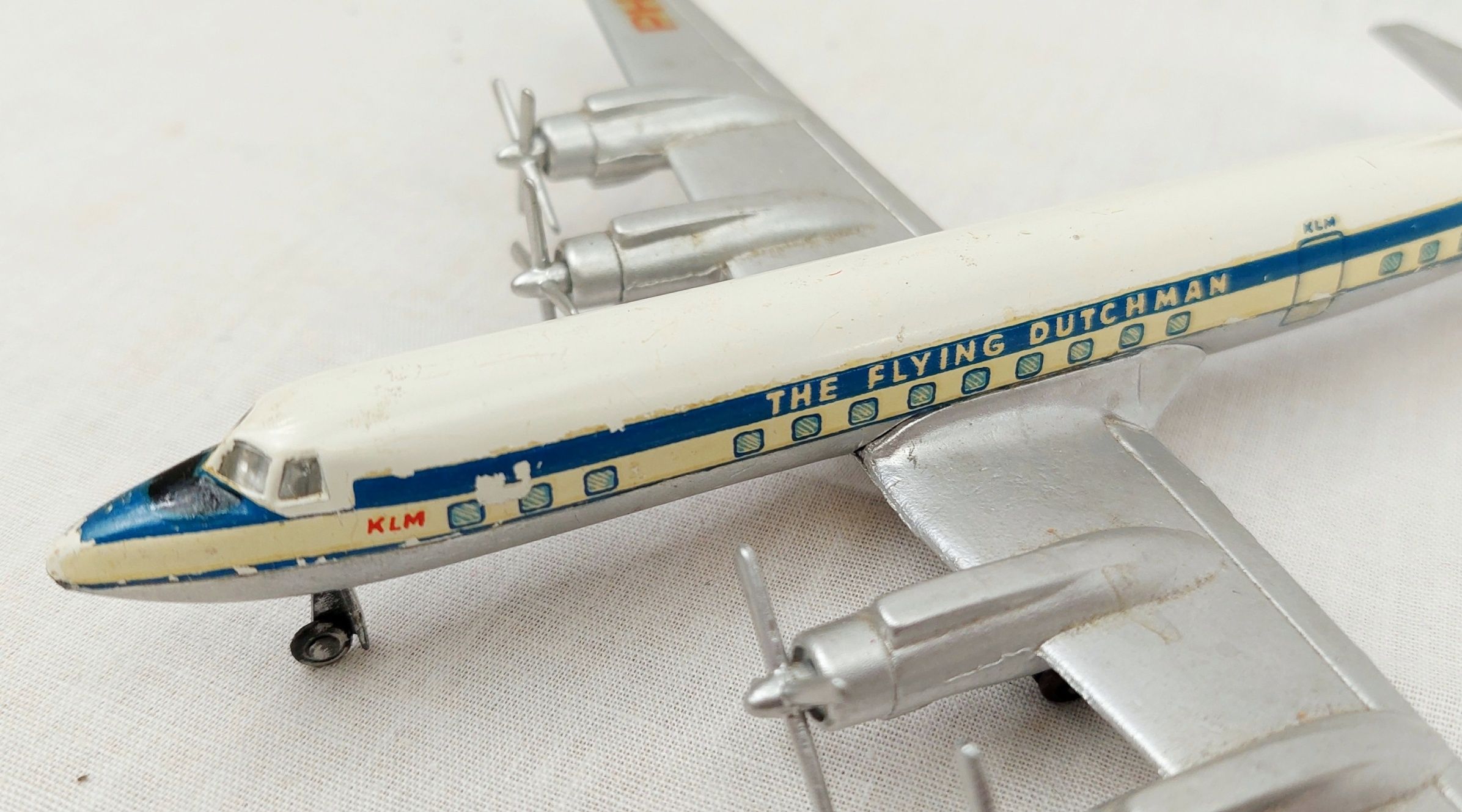 JA_1151211798 - Tekno 765 DC-7C 1200th Scale Airliner (3)