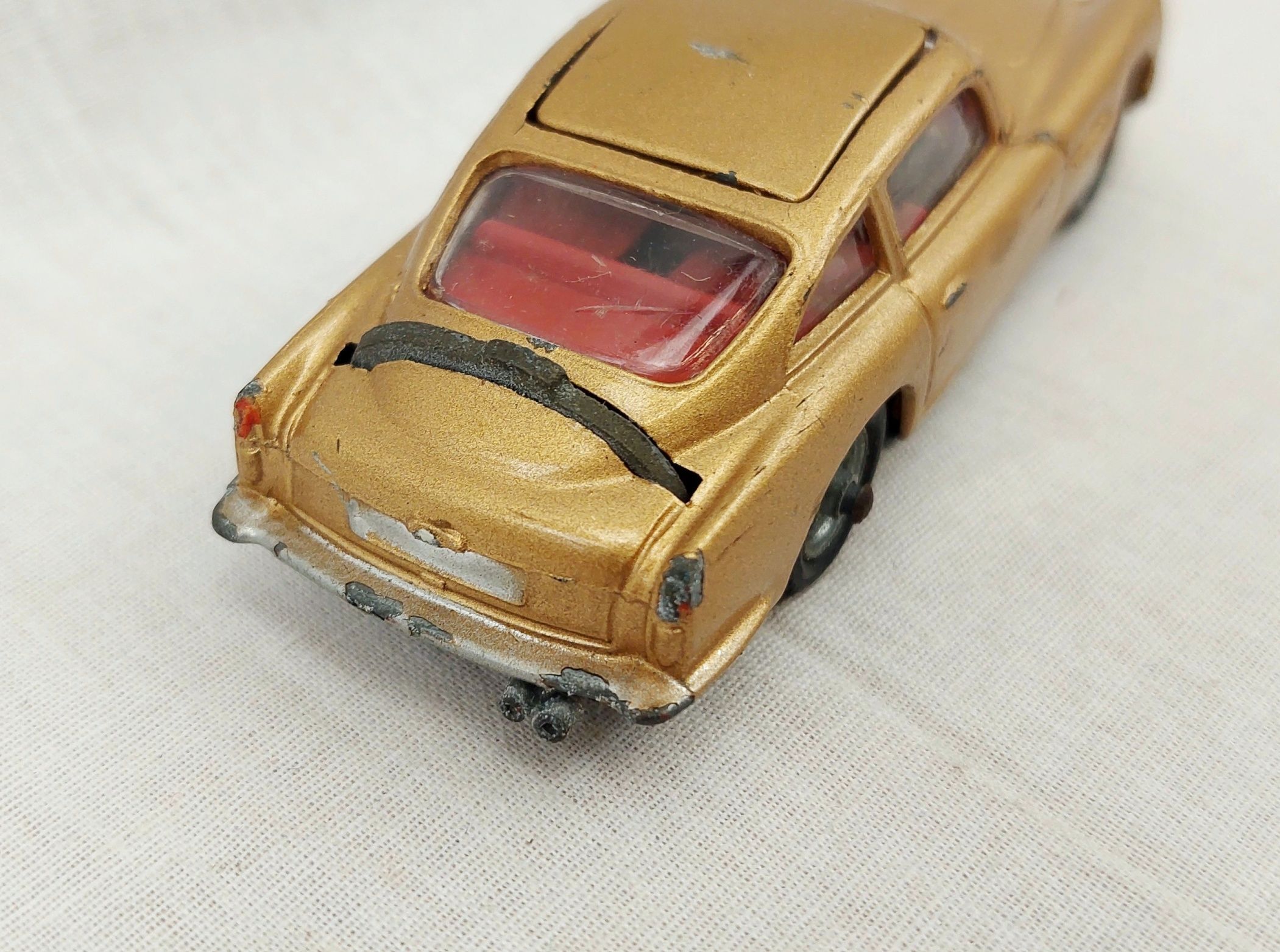 JA_8728211606 - Corgi Toys 261 James Bond Aston Martin DB5 (4)