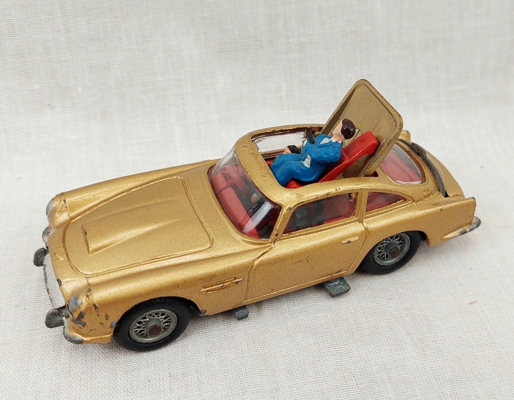 JA_8728211606 - Corgi Toys 261 James Bond Aston Martin DB5 (6)