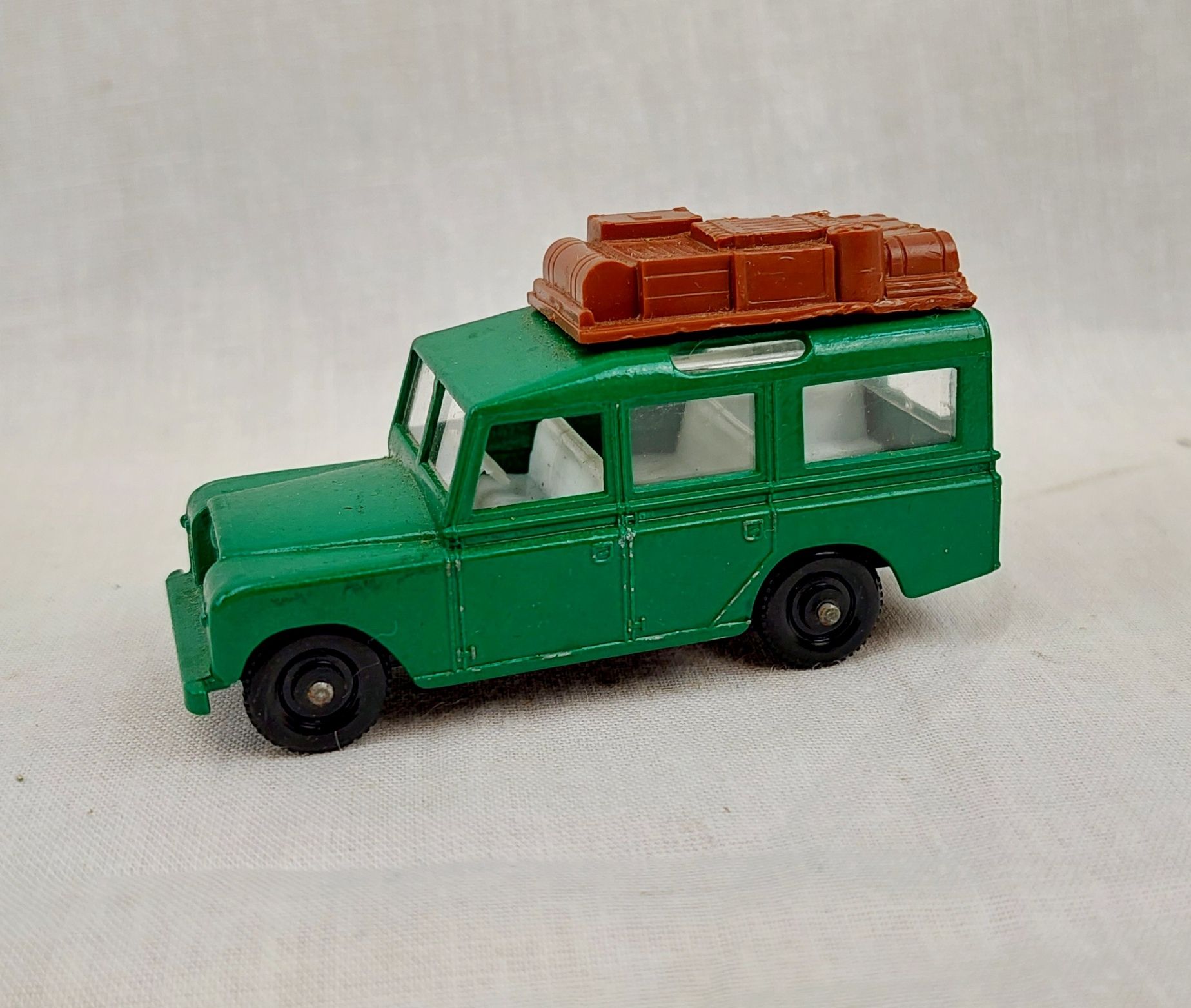 Matchbox Lesney No 12 Land Rover Safari - Sally Antiques