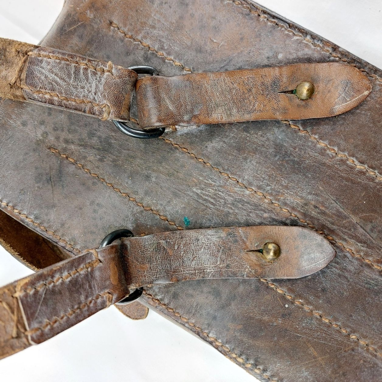 Original WW2-Cold War, Leather Four-Cell SMG Magazine Pouch with Shoulder Strap (9)