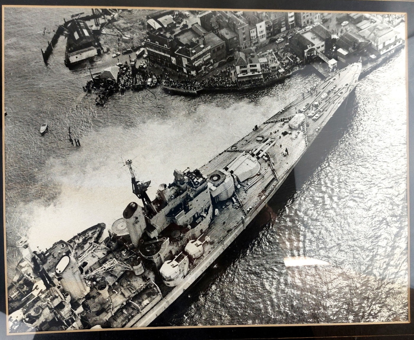 British, 1947, HMS Vanguard Aground at Spice Island, Portsmouth – Framed Aerial Photograph (2)