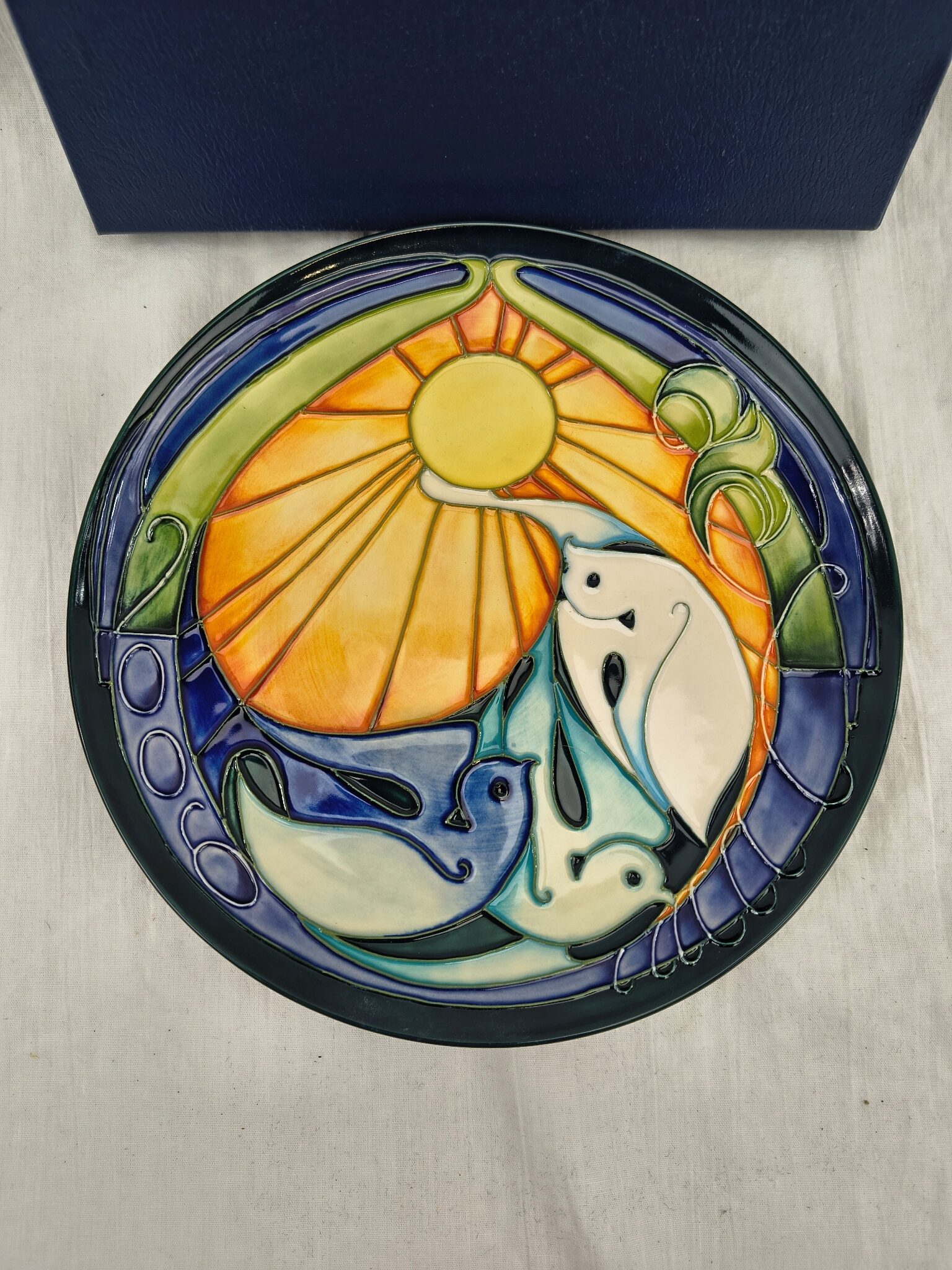 Boxed Moorcroft Pottery Year Plate For 1995 Decorated With A Squirrel 2