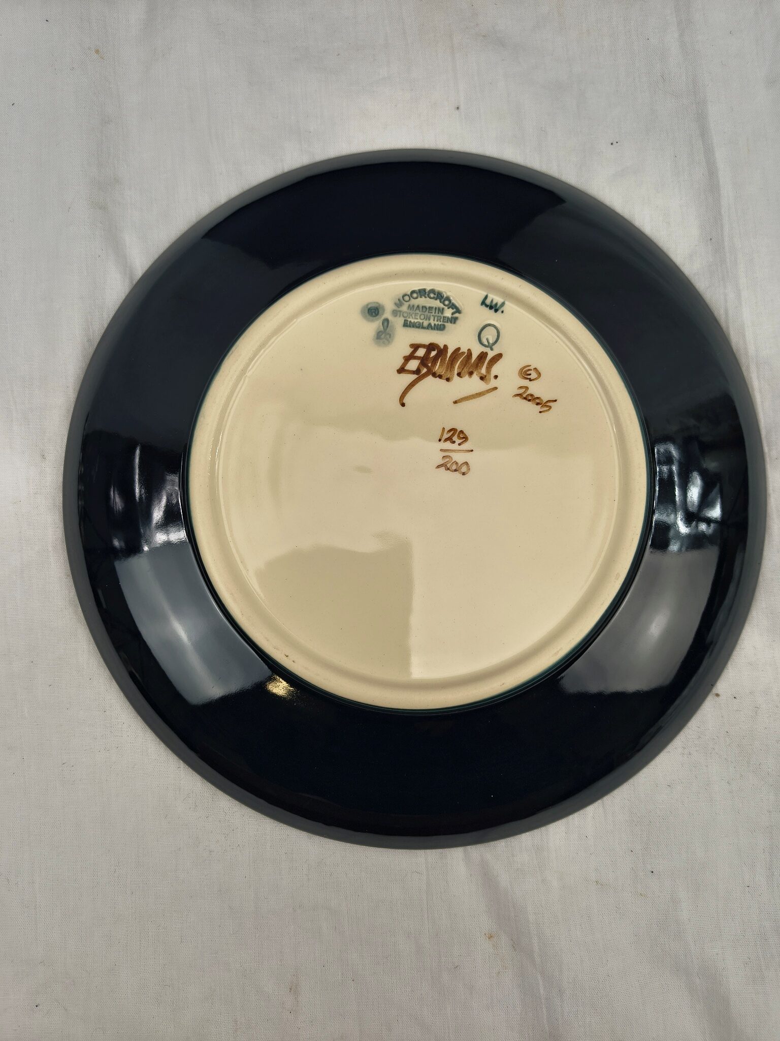 Boxed Moorcroft Pottery Year Plate For 1995 Decorated With A Squirrel 3