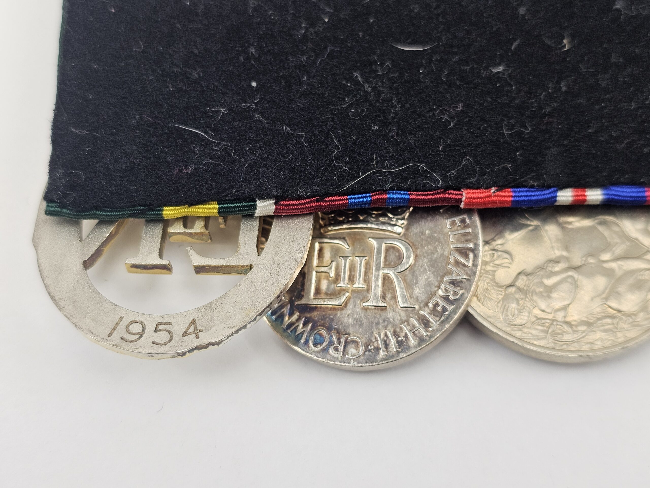 A British WW2 Italy Star and Teritorial Medal Set (5)