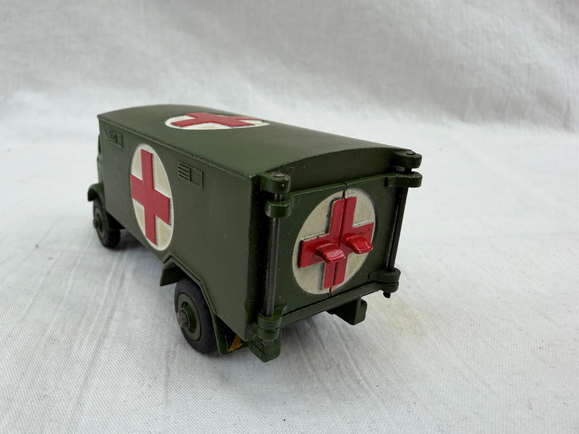 Boxed Dinky Toys 626 Military Ambulance 5