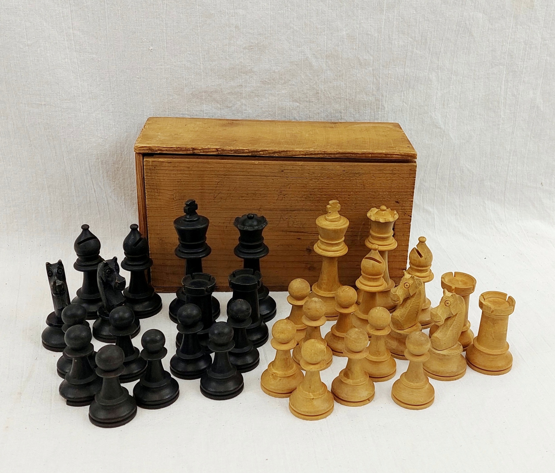 Carved Wooden Staunton Pattern Chess Set In A Wooden Box 1