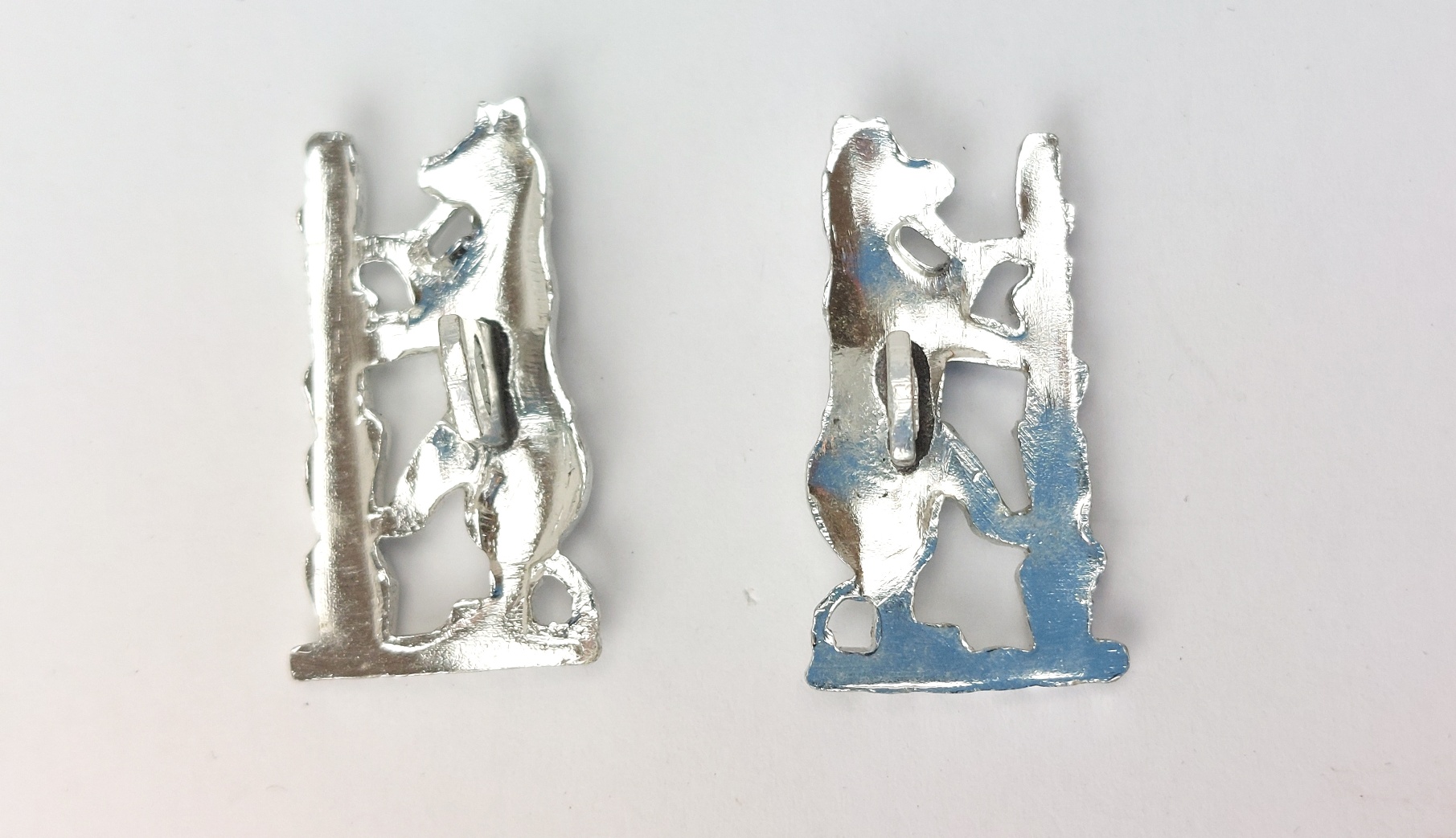 British Post-War Warwickshire Yeomanry Collar Badge Pair, Bear and Ragged Staff, Staybrite Pattern (2)