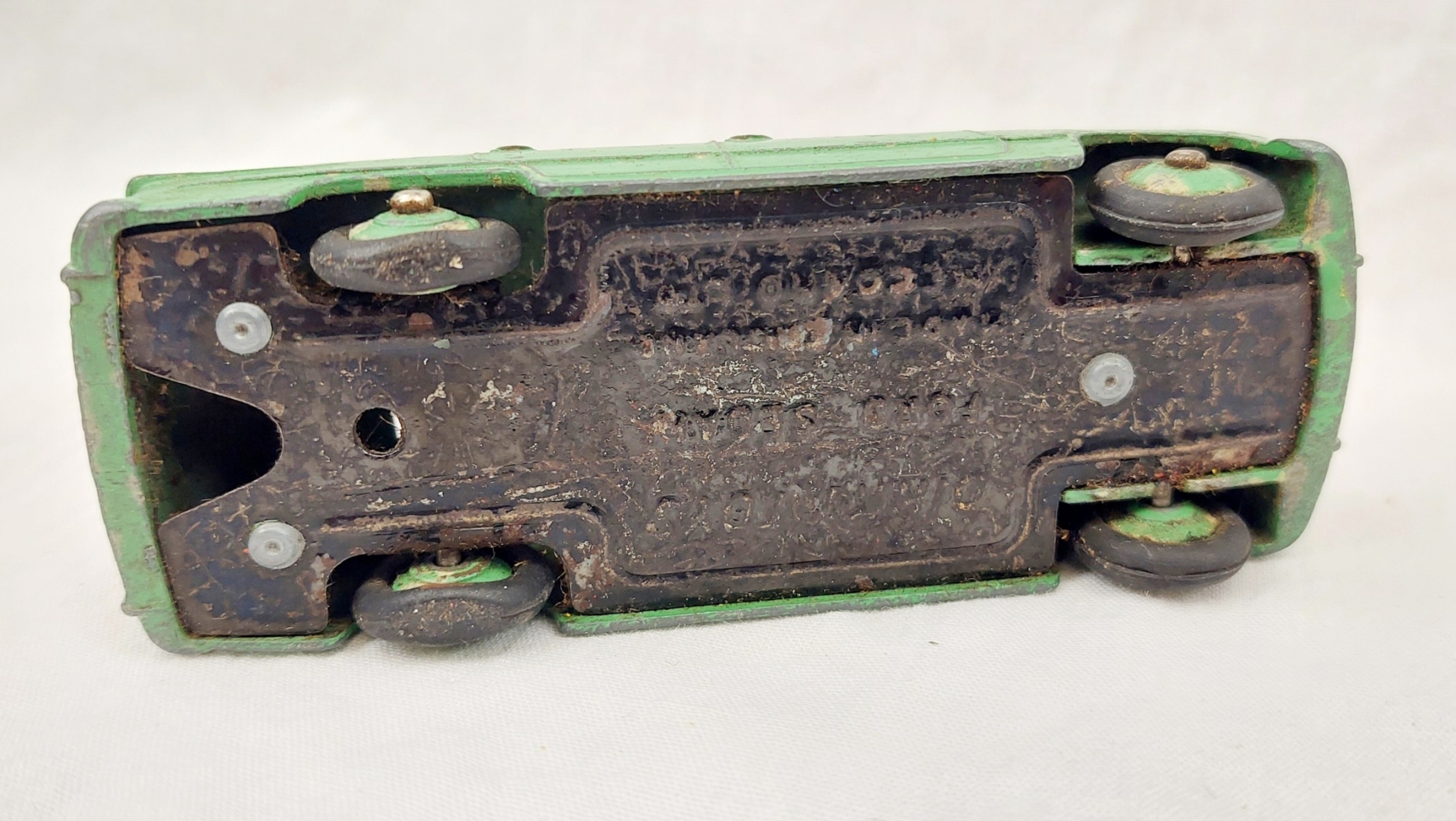 Dinky Toys 170 Ford Sedan 3