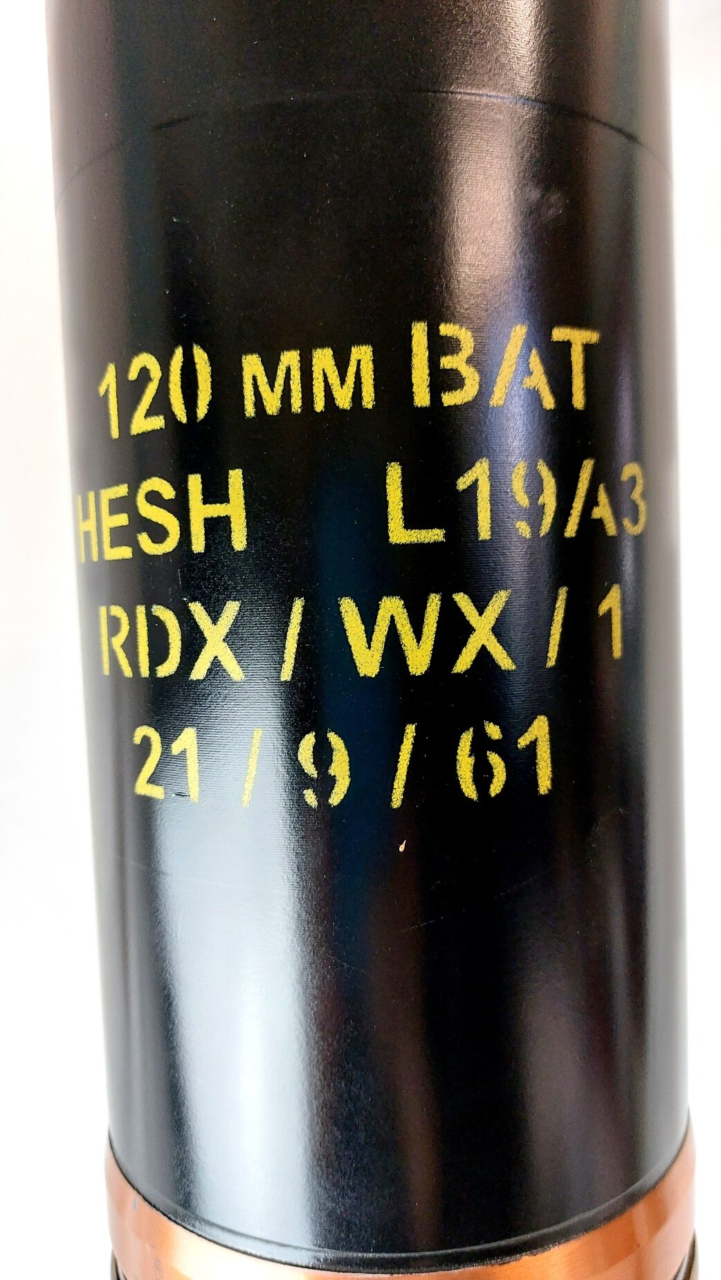 British Army, Cold War 1958–1981, 120mm WOMBAT BAT MOBAT HESH L19A3 Inert Shell & Brass Case (2)