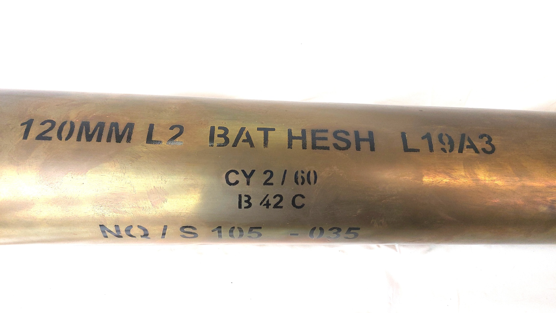 British Army, Cold War 1958–1981, 120mm WOMBAT BAT MOBAT HESH L19A3 Inert Shell & Brass Case (4)