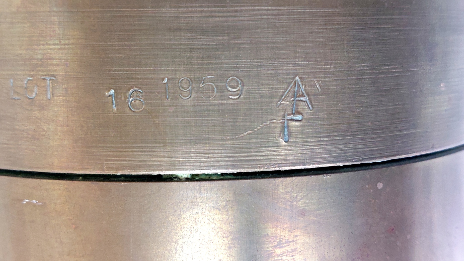 British Army, Cold War 1958–1981, 120mm WOMBAT BAT MOBAT HESH L19A3 Inert Shell & Brass Case (7)