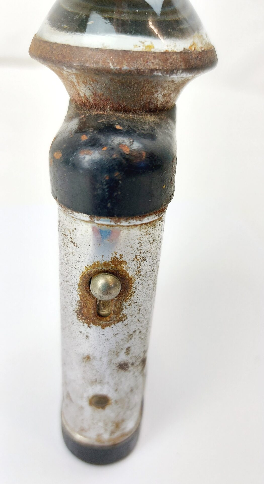 British, WW2 Era, Vidor “Bullseye” Pocket Torch, Made in Great Britain (4)