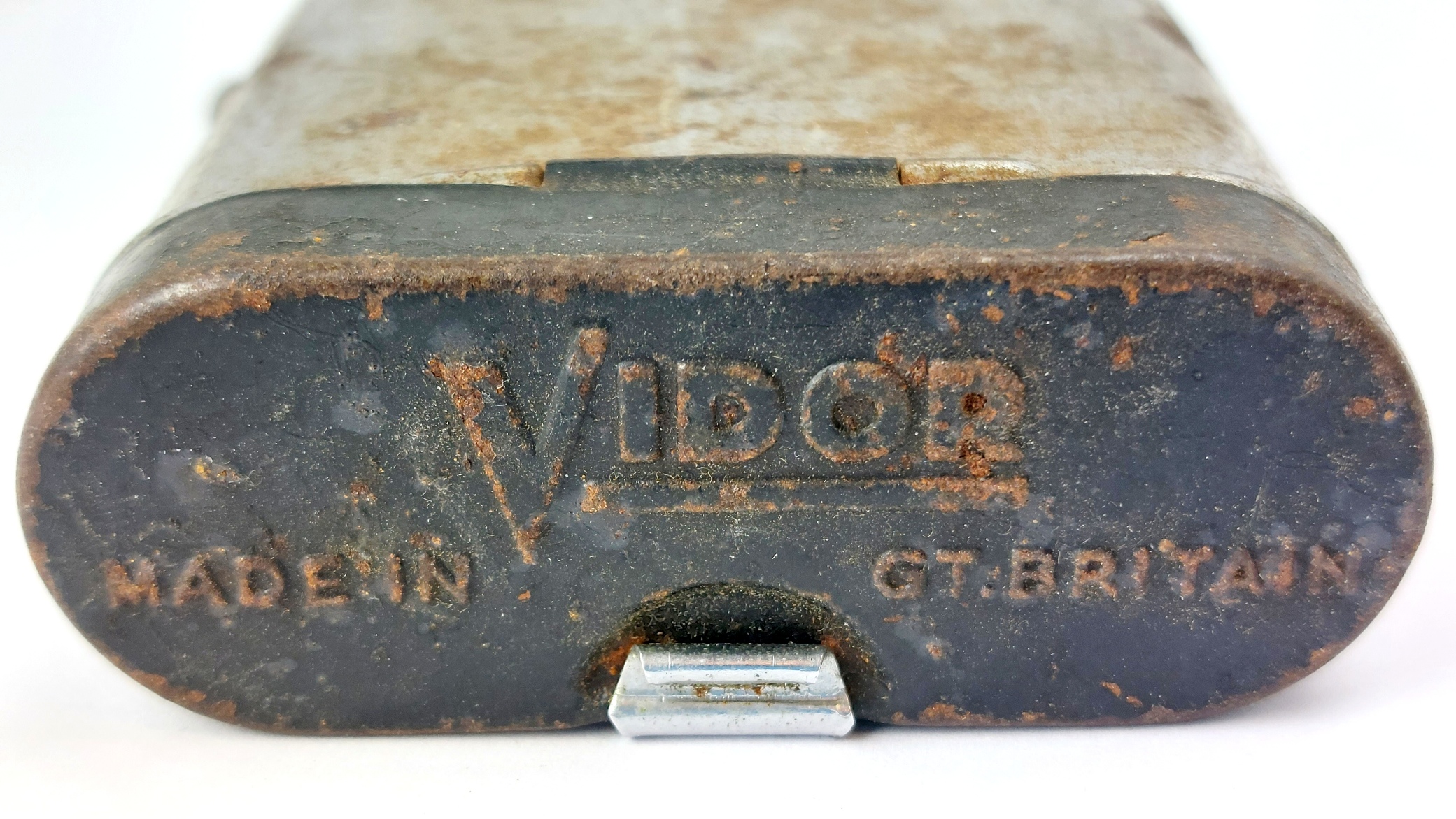 British, WW2 Era, Vidor “Bullseye” Pocket Torch, Made in Great Britain (7)