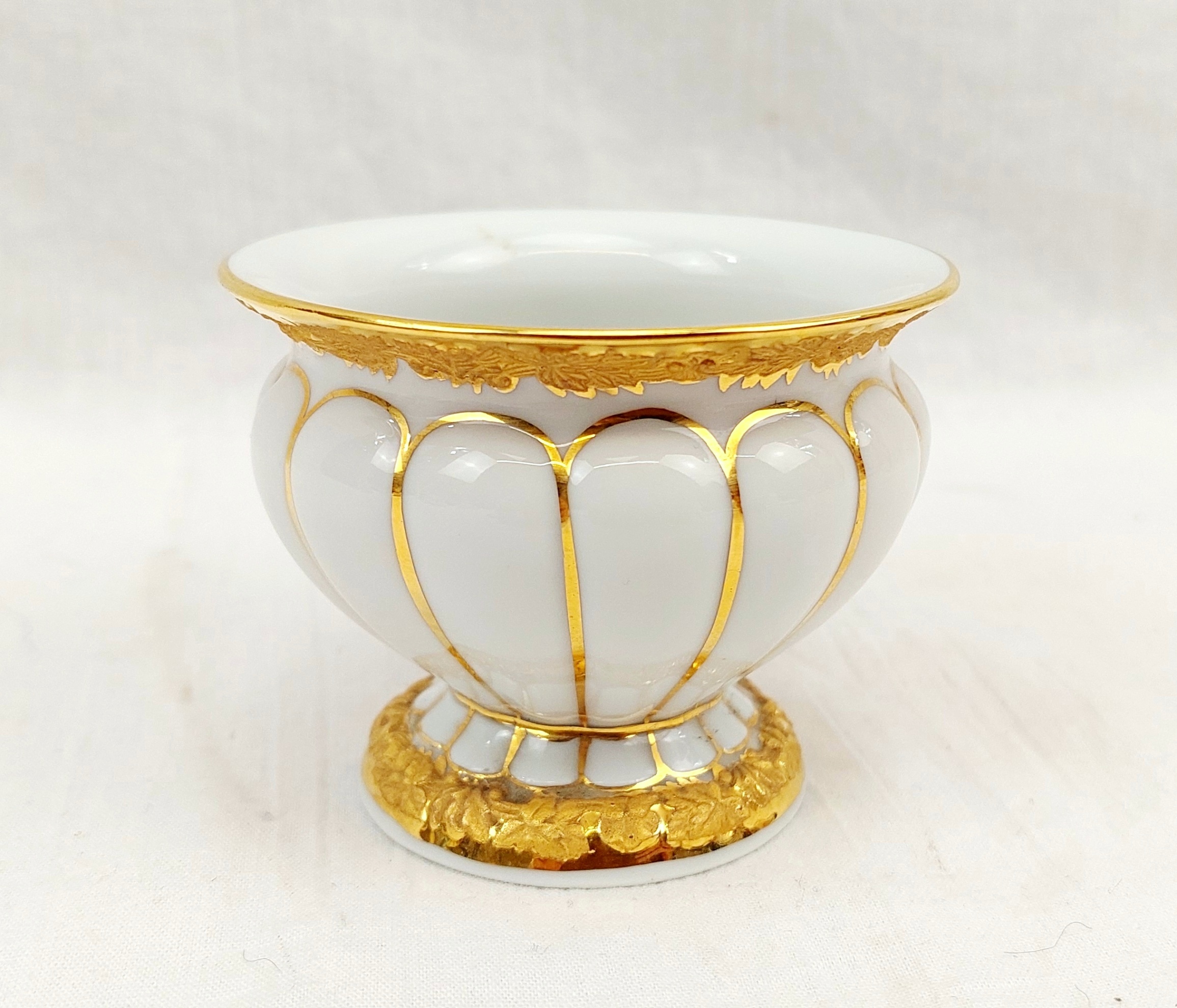 Circa 1900 Meissen White And Gilt Ribbed Porcelain Cup 4