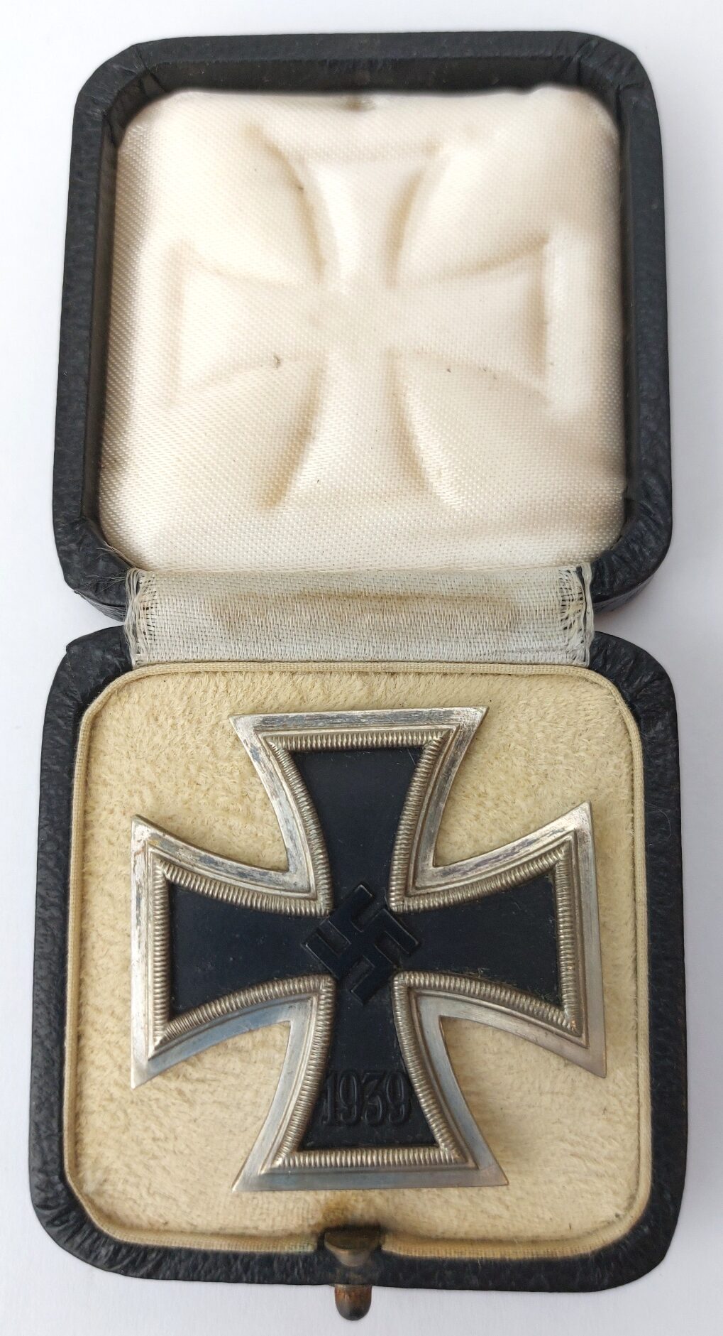 German, WW2, Iron Cross 1st Class 1939 (Eisernes Kreuz 1) with Original Presentation Case (1)