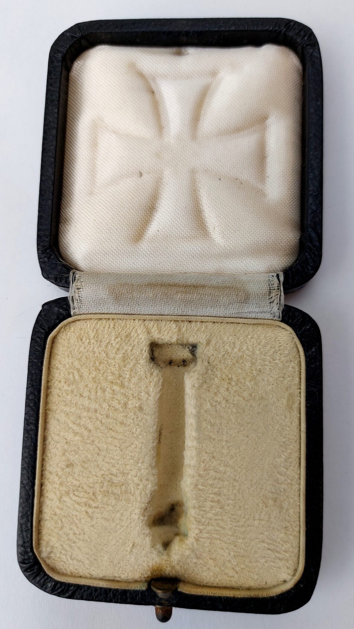 German, WW2, Iron Cross 1st Class 1939 (Eisernes Kreuz 1) with Original Presentation Case (8)