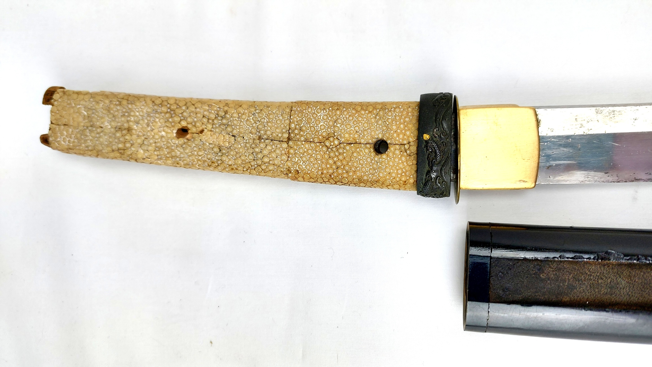 Japanese, Edo Period Wakizashi (Incomplete) with Decorated Koshirae, Stingray Skin Tsuka and Lacqu (3)