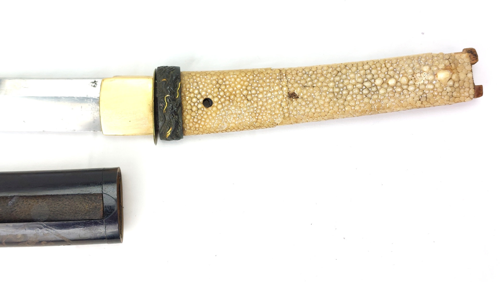 Japanese, Edo Period Wakizashi (Incomplete) with Decorated Koshirae, Stingray Skin Tsuka and Lacqu (34)