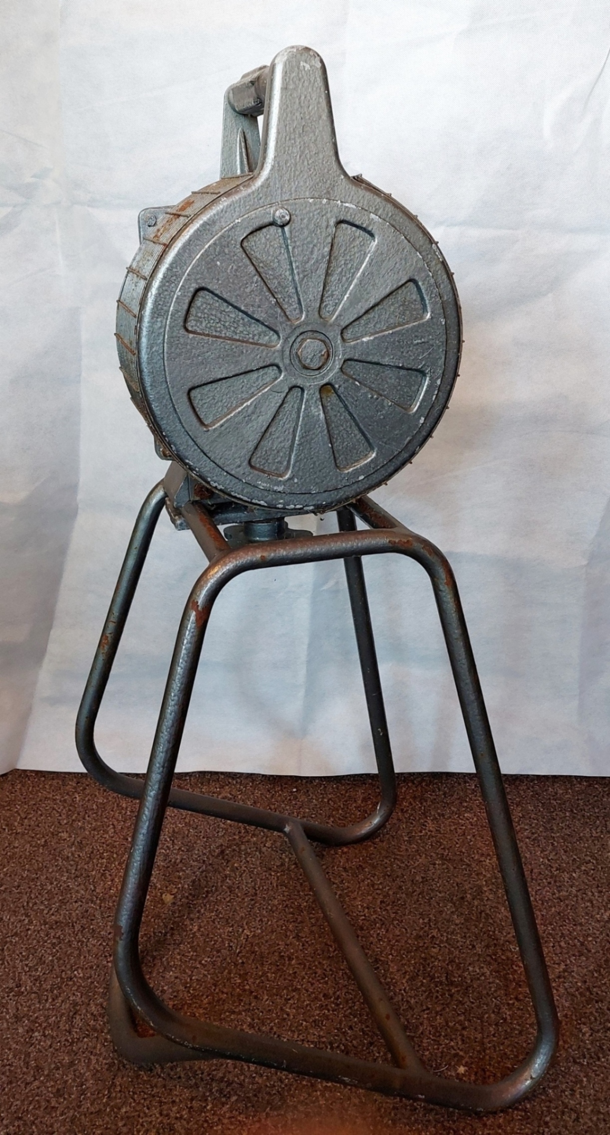 WW2 British Hand Cranked Air Raid Siren 4