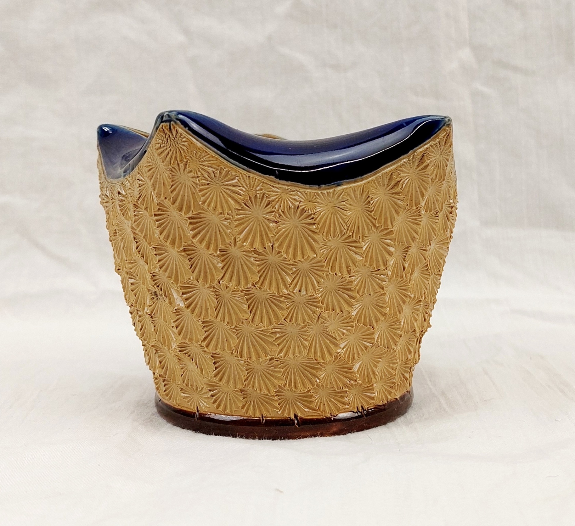 c1880 Doulton Lambeth Frilled Pot 2