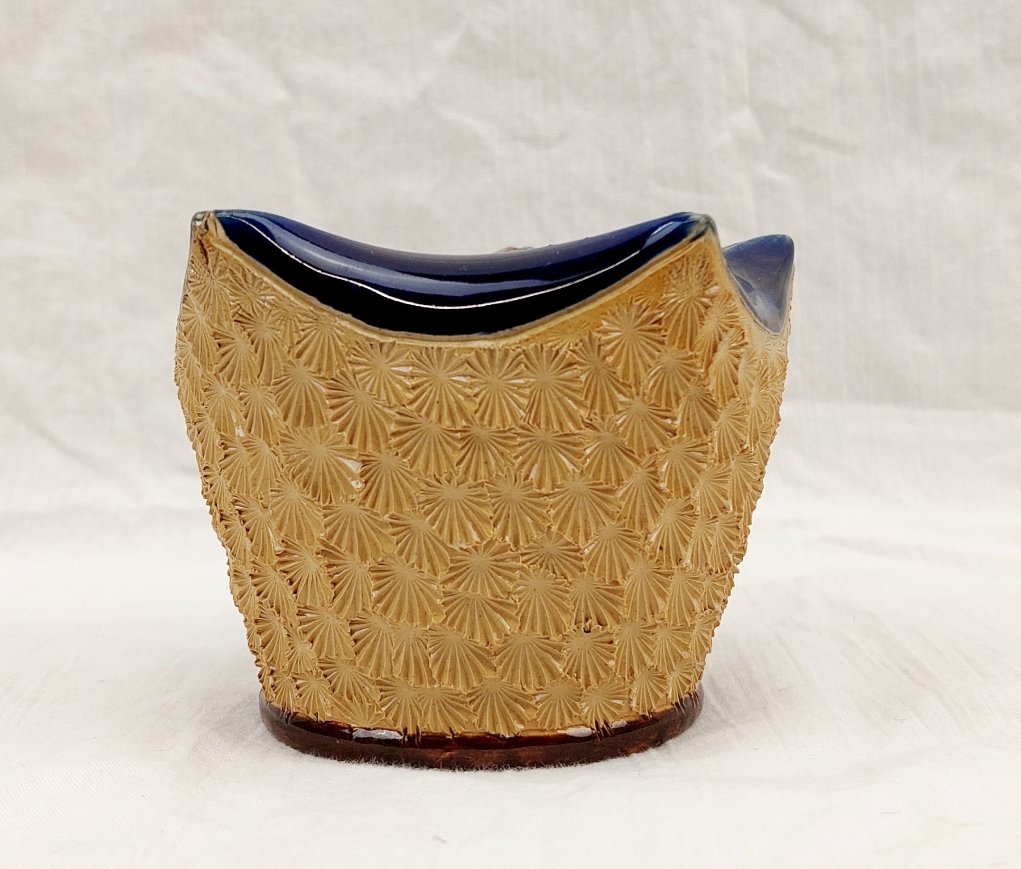 c1880 Doulton Lambeth Frilled Pot 3