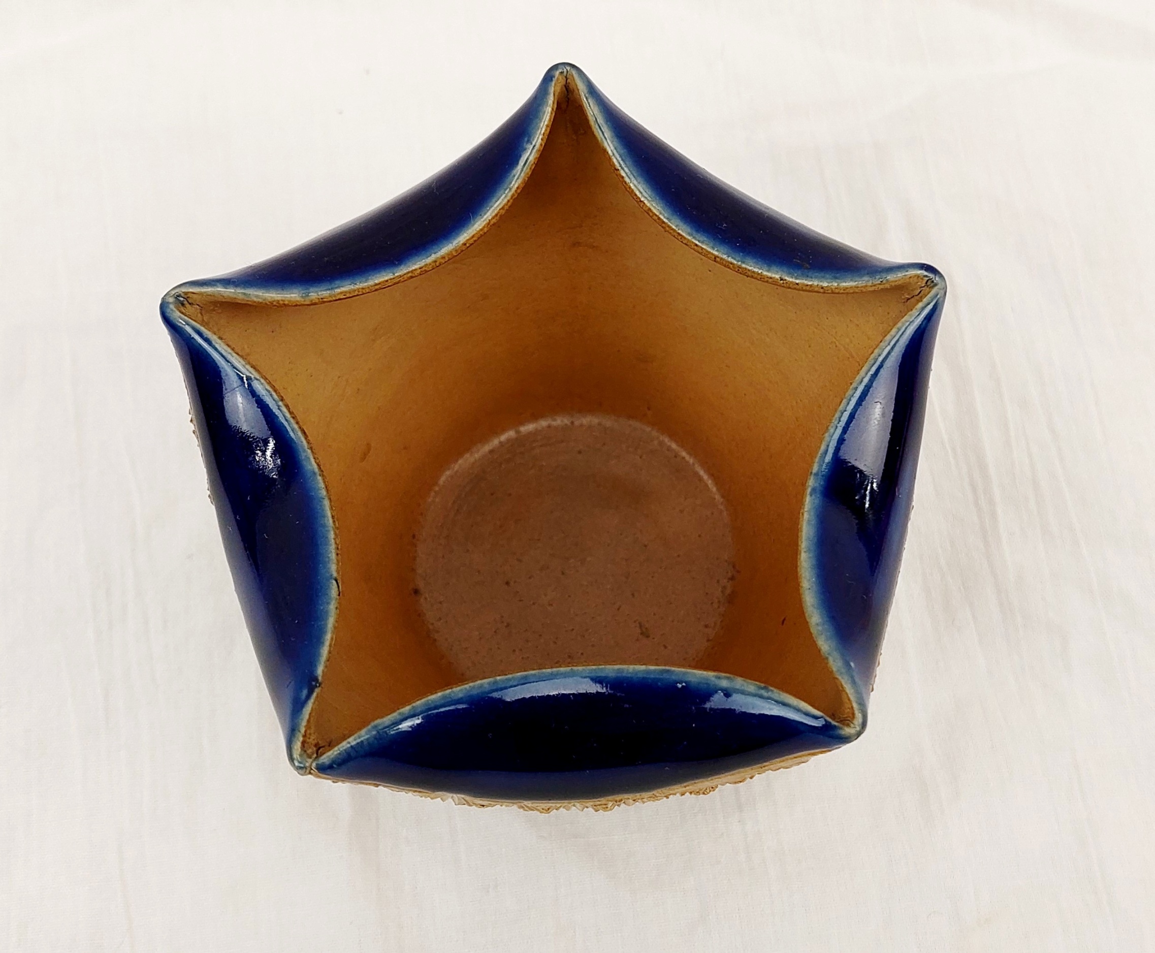 c1880 Doulton Lambeth Frilled Pot 4
