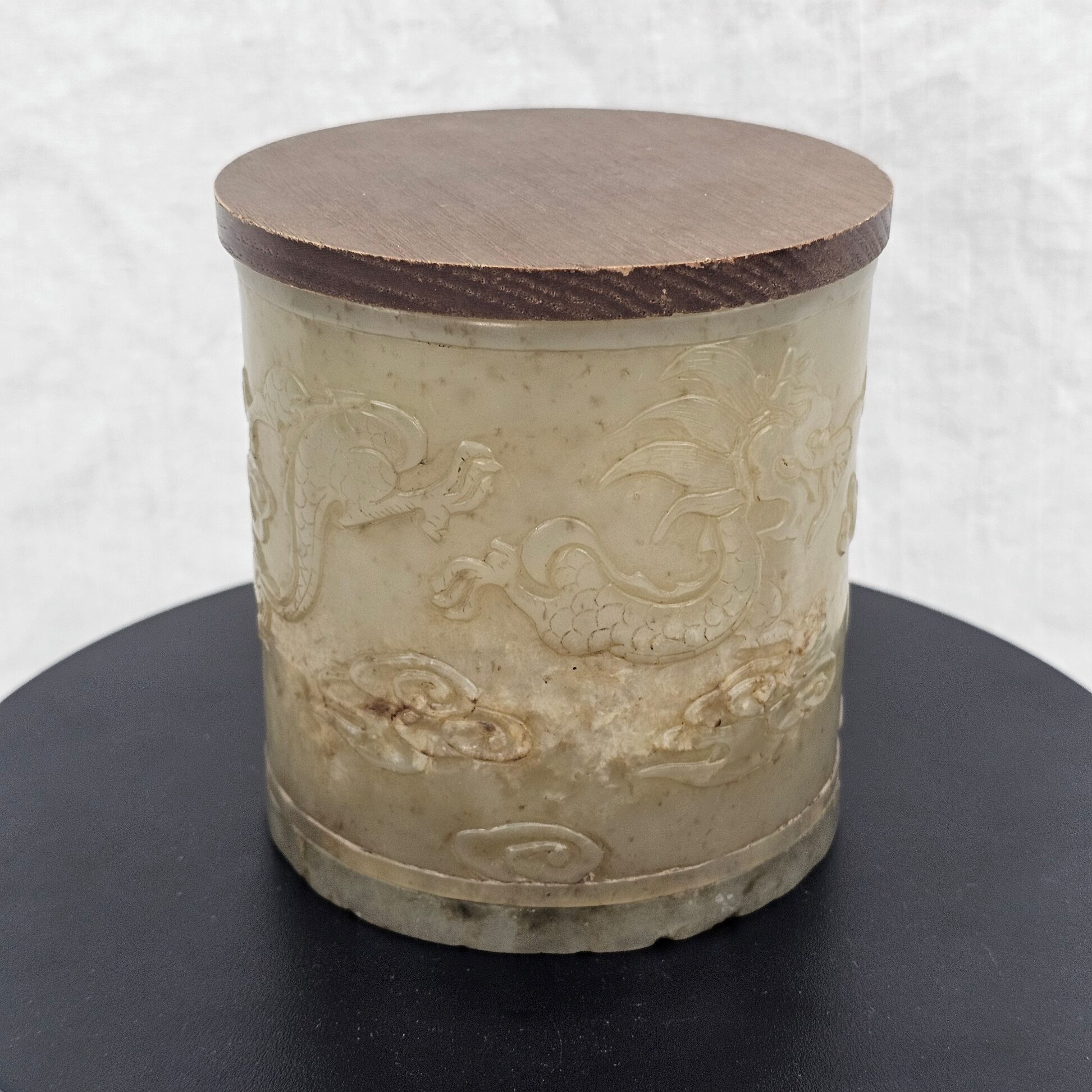 Chinese Ming Dragon Decorated Celadon Nephrite Jade Brush Pot (4)