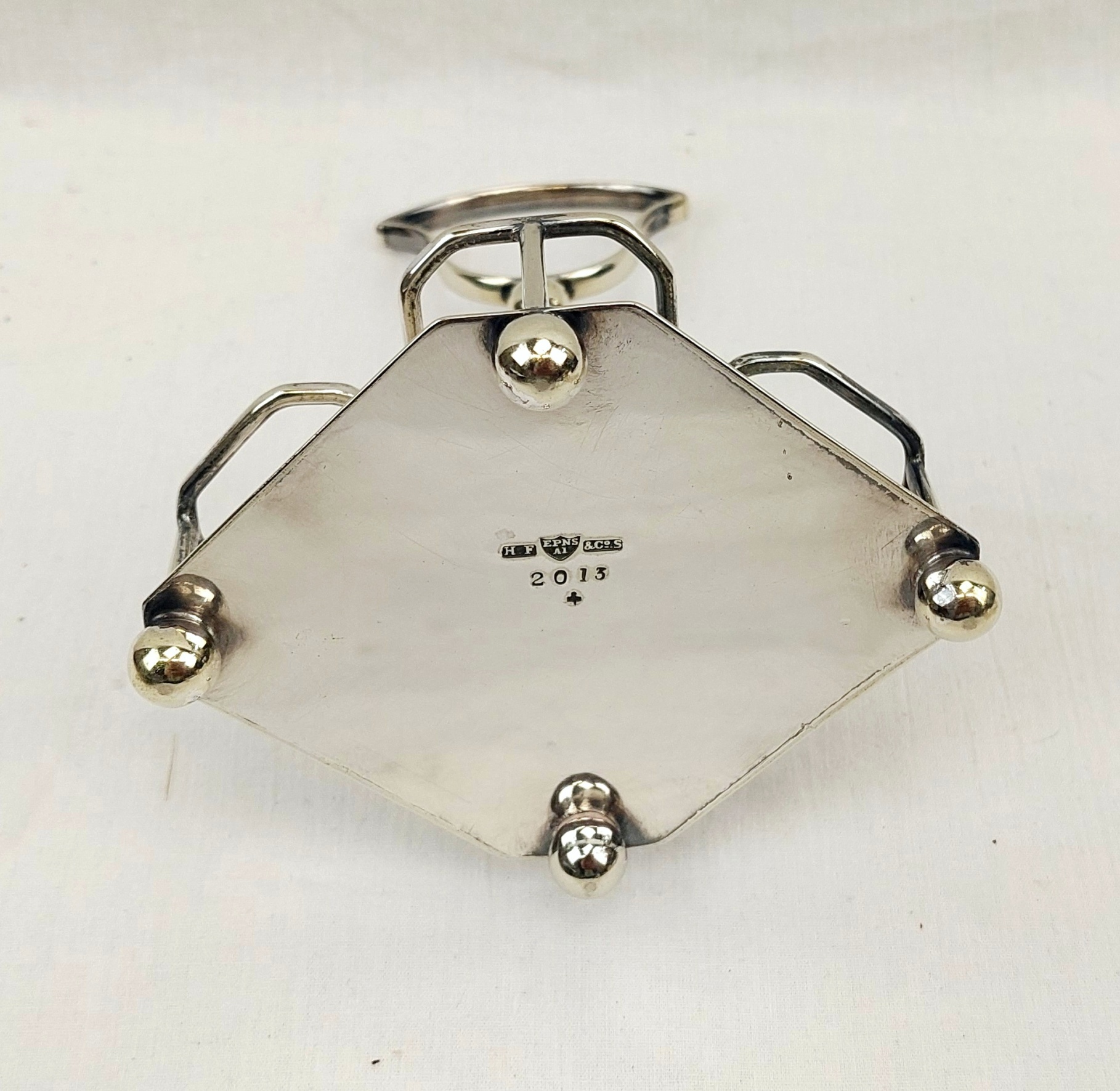 JA_2648243560 – Cut-Glass Cruet Set on Silver-Plated Stand (12)
