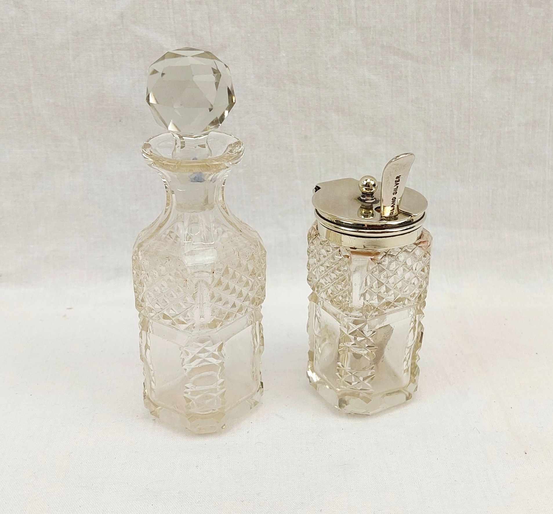 JA_2648243560 – Cut-Glass Cruet Set on Silver-Plated Stand (9)