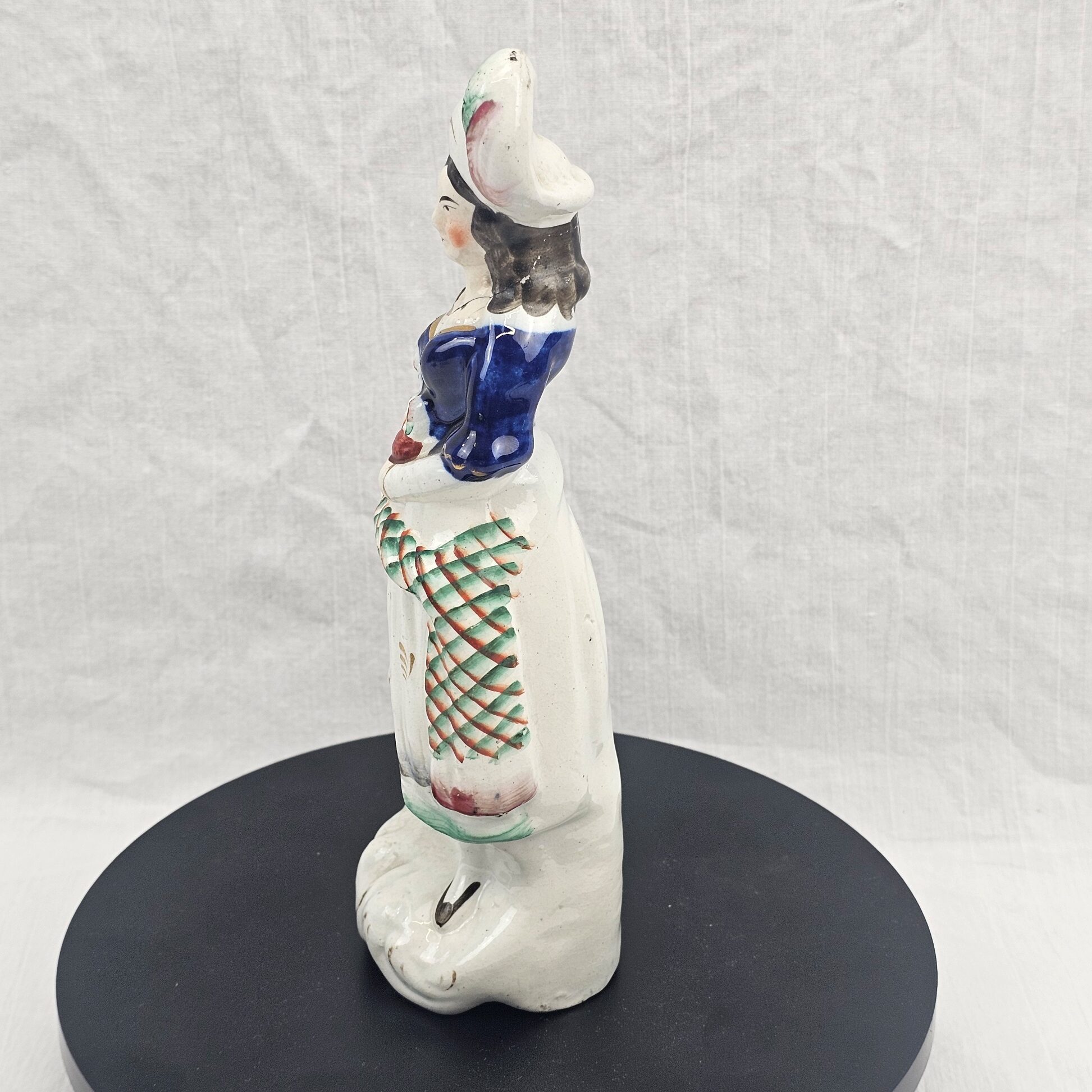 Staffordshire Girl with Flowers (2)