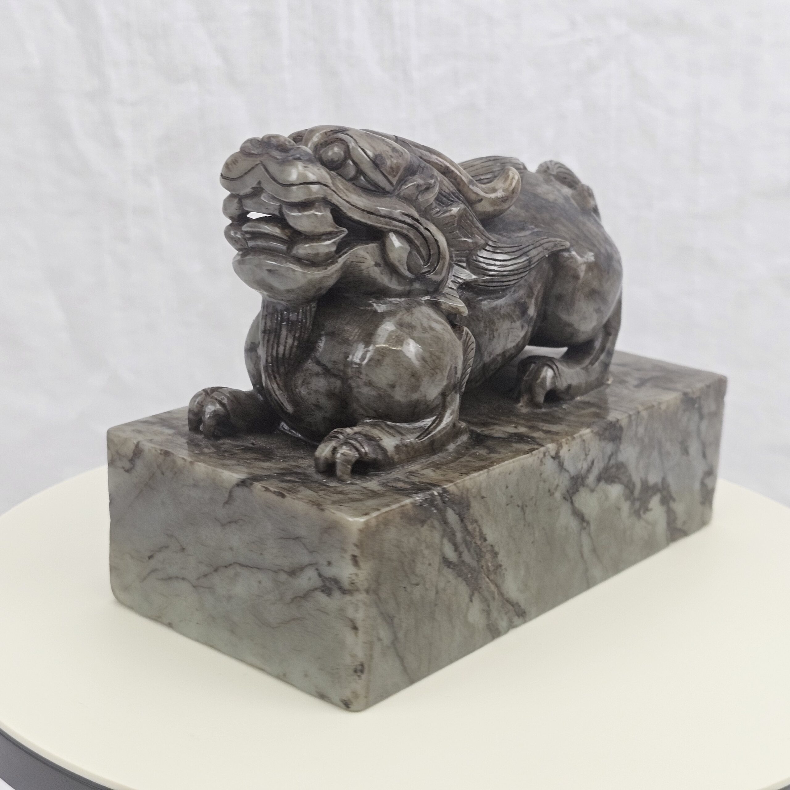 Carved Nephrite Jade Seal Surmounted by Buddhist Lion with Cub and Brocade Ball, Chinese, Republic Period - Image 8