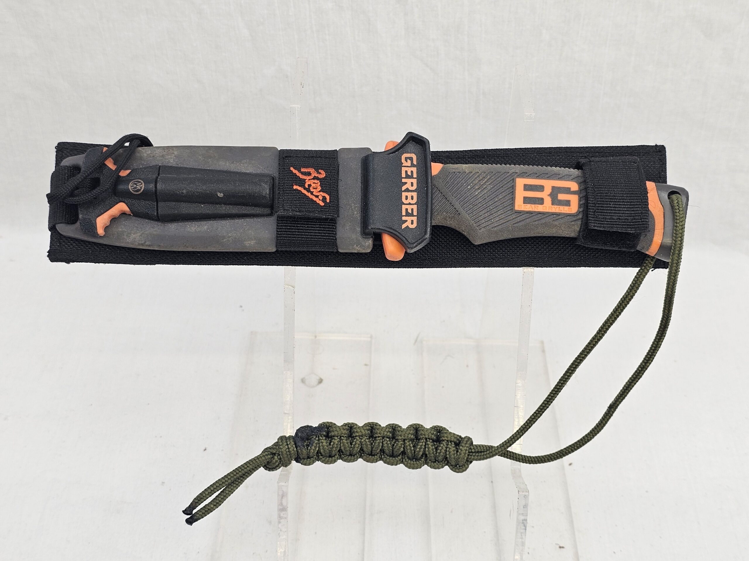 Gerber Bear Grylls Survival Knife And Scabbard 1