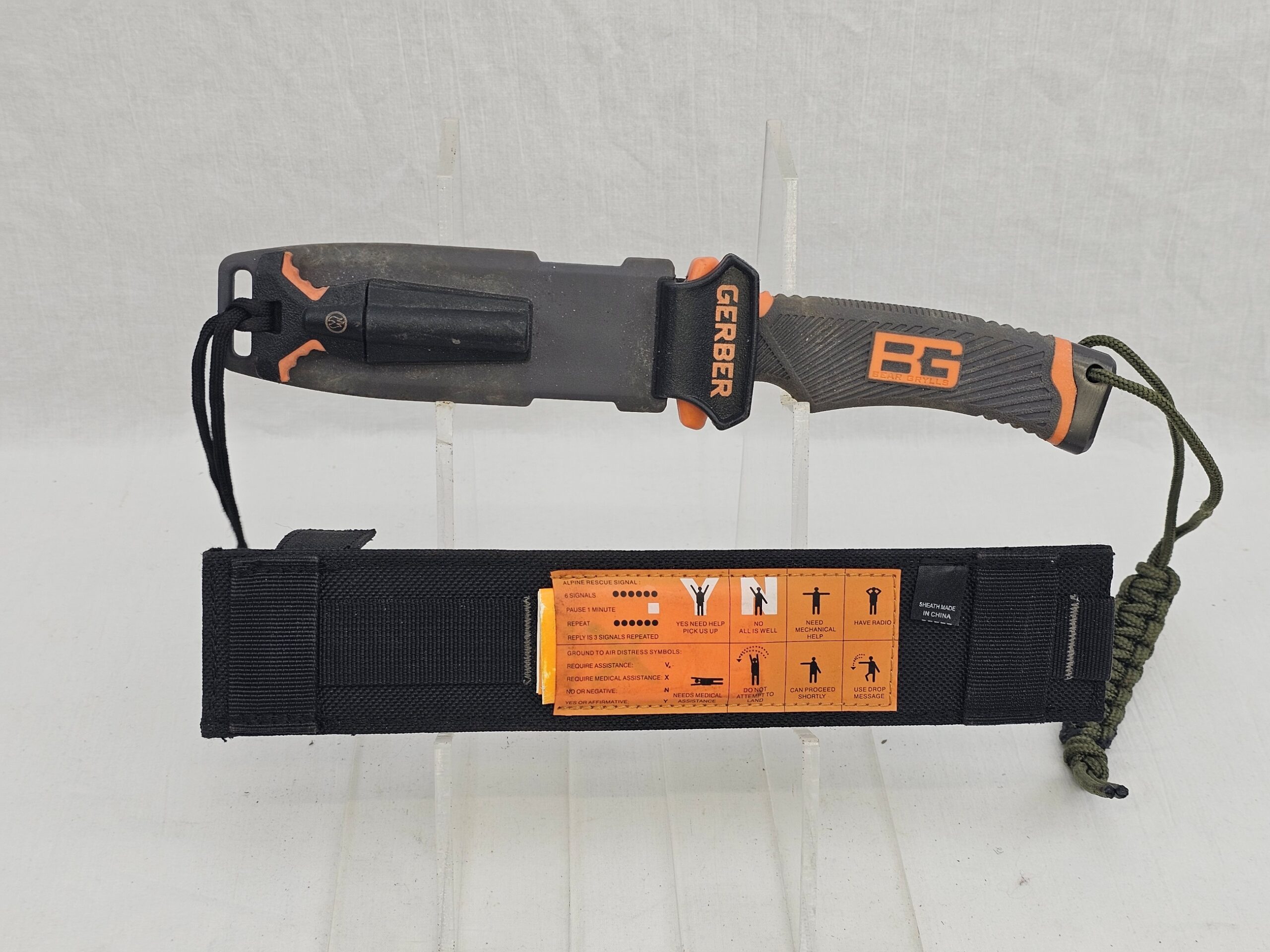 Gerber Bear Grylls Survival Knife And Scabbard 2