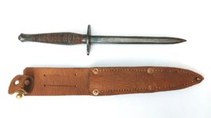 French, WW2 – c.1940s, Fairbairn-Sykes Style Resistance / SOE Clandestine Fighting Knife with Leather Sheath