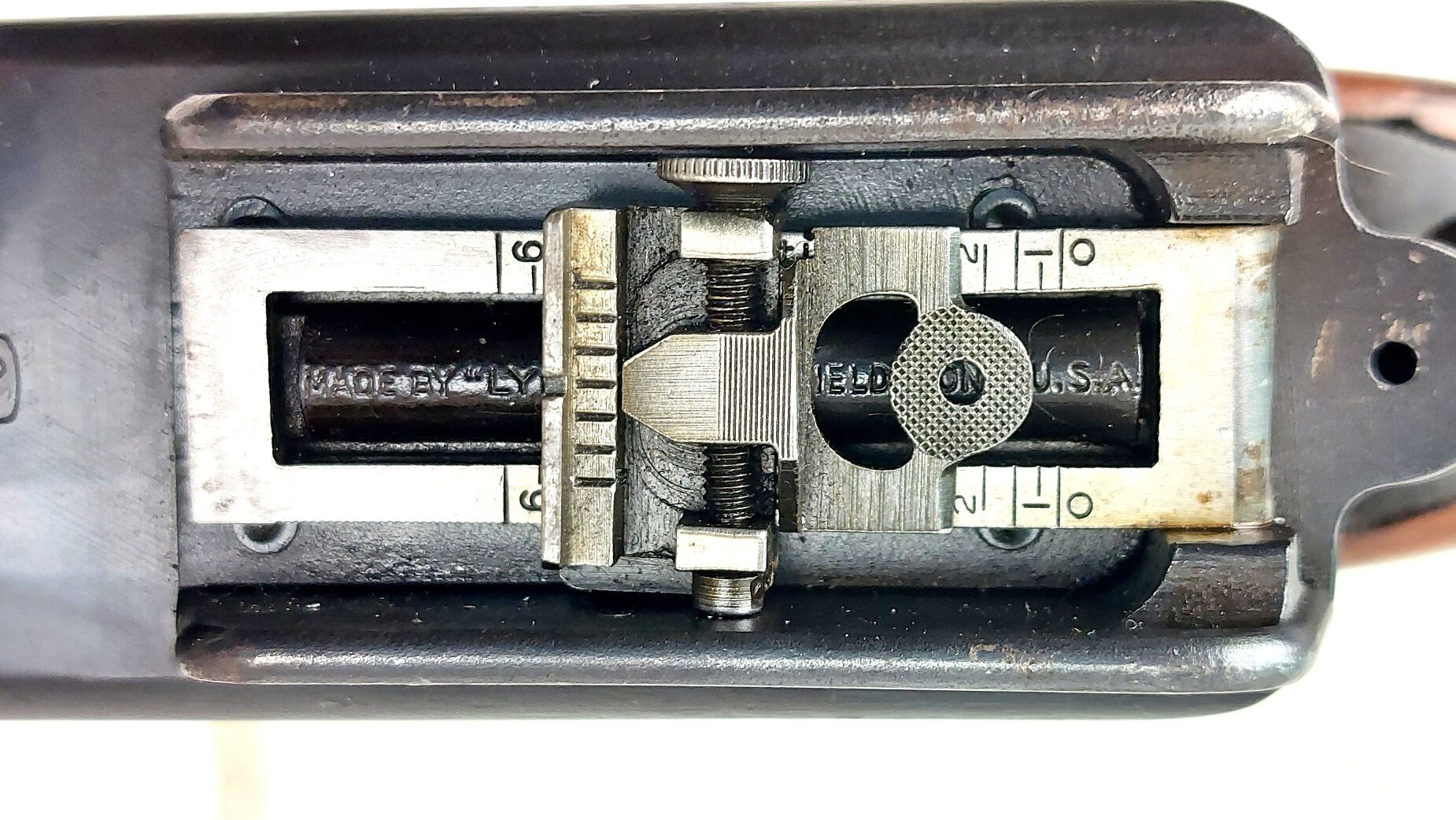 U.S., WW2-c.1941, Auto-Ordnance Model 1928A1 Thompson Submachine Gun, Serial No. A.O.43457, Lyman Sight, Finned Barrel & Cutts Compensator, 50-Round Drum, 20- and 30-Round Magazines & Spare Horizontal Foregrip, Pre-EU UK Deactivated - Image 16