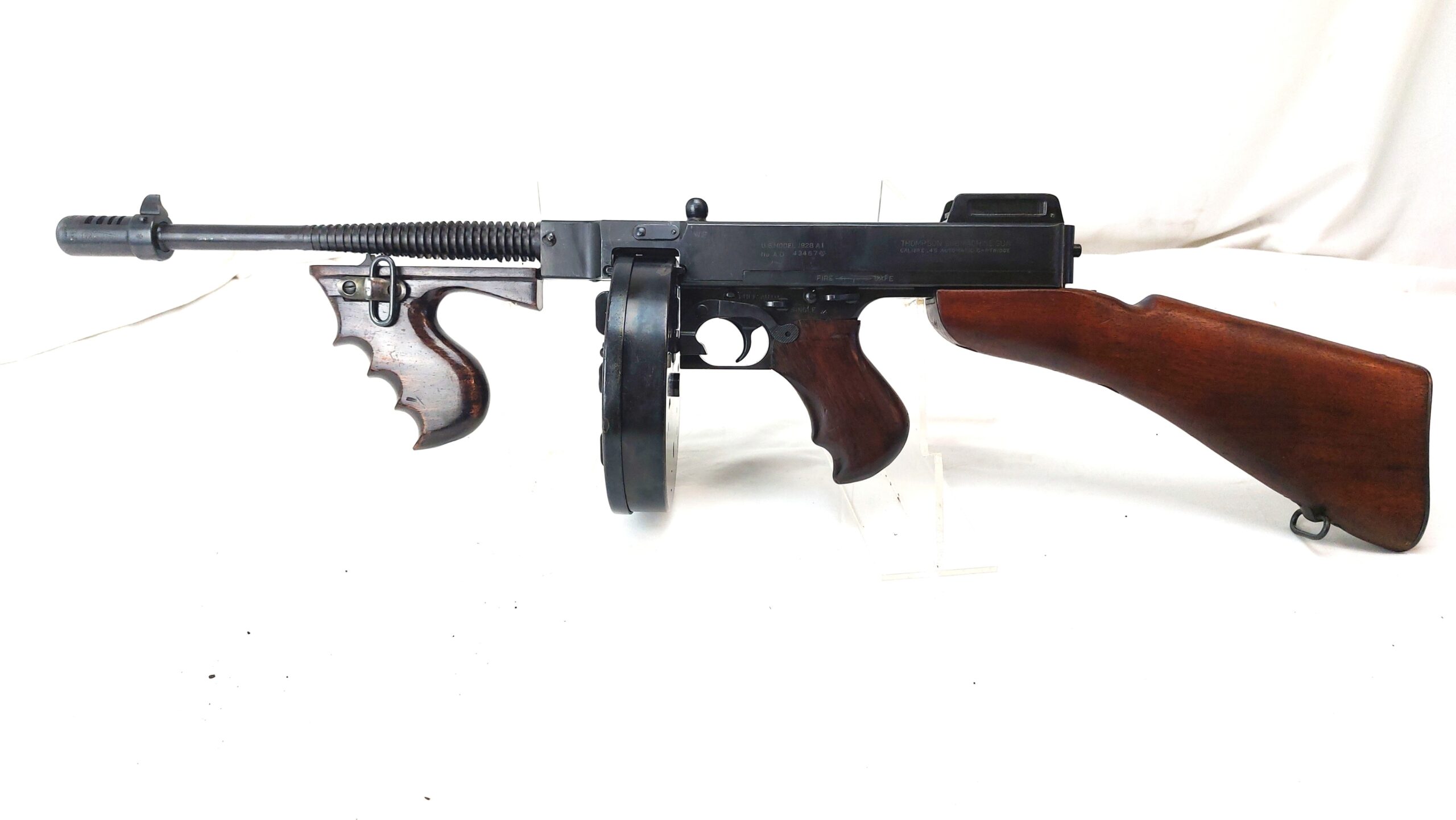 U.S., WW2-c.1941, Auto-Ordnance Model 1928A1 Thompson Submachine Gun, Serial No. A.O.43457, Lyman Sight, Finned Barrel & Cutts Compensator, 50-Round Drum, 20- and 30-Round Magazines & Spare Horizontal Foregrip, Pre-EU UK Deactivated - Image 20