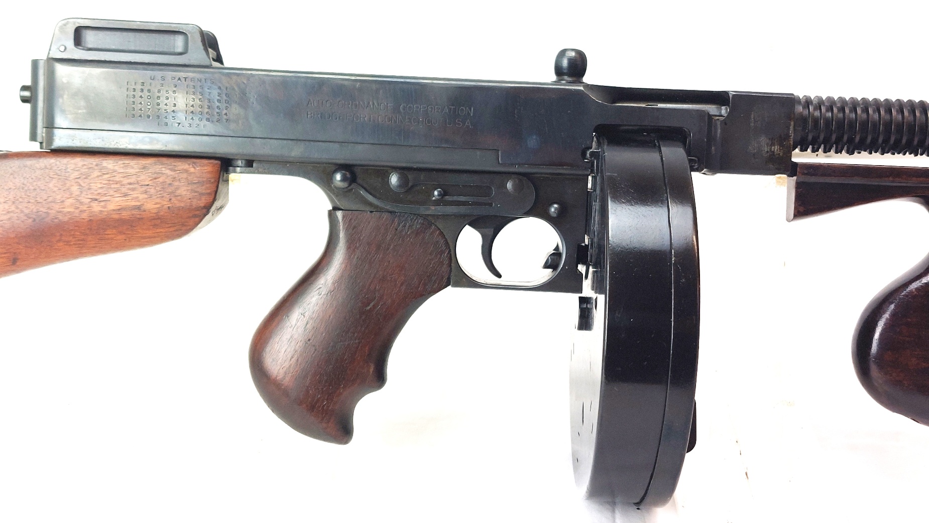 U.S., WW2-c.1941, Auto-Ordnance Model 1928A1 Thompson Submachine Gun, Serial No. A.O.43457, Lyman Sight, Finned Barrel & Cutts Compensator, 50-Round Drum, 20- and 30-Round Magazines & Spare Horizontal Foregrip, Pre-EU UK Deactivated - Image 4
