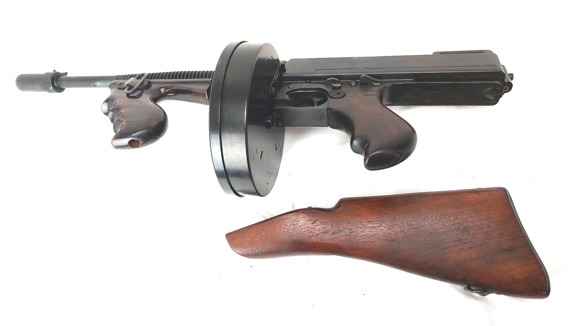 U.S., WW2-c.1941, Auto-Ordnance Model 1928A1 Thompson Submachine Gun, Serial No. A.O.43457, Lyman Sight, Finned Barrel & Cutts Compensator, 50-Round Drum, 20- and 30-Round Magazines & Spare Horizontal Foregrip, Pre-EU UK Deactivated - Image 33
