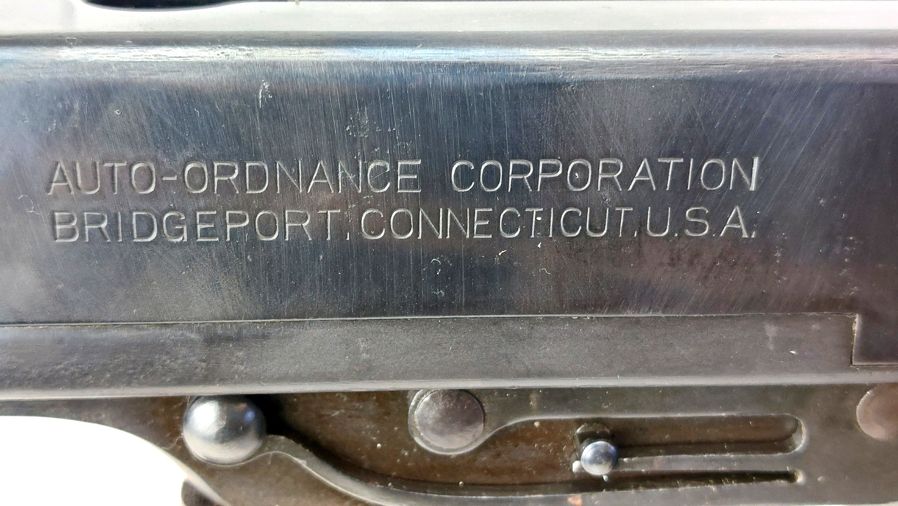 U.S., WW2-c.1941, Auto-Ordnance Model 1928A1 Thompson Submachine Gun, Serial No. A.O.43457, Lyman Sight, Finned Barrel & Cutts Compensator, 50-Round Drum, 20- and 30-Round Magazines & Spare Horizontal Foregrip, Pre-EU UK Deactivated - Image 7