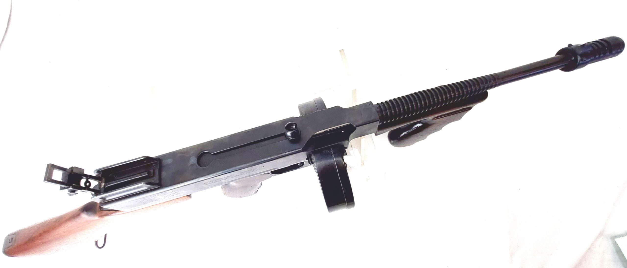 U.S., WW2-c.1941, Auto-Ordnance Model 1928A1 Thompson Submachine Gun, Serial No. A.O.43457, Lyman Sight, Finned Barrel & Cutts Compensator, 50-Round Drum, 20- and 30-Round Magazines & Spare Horizontal Foregrip, Pre-EU UK Deactivated - Image 11