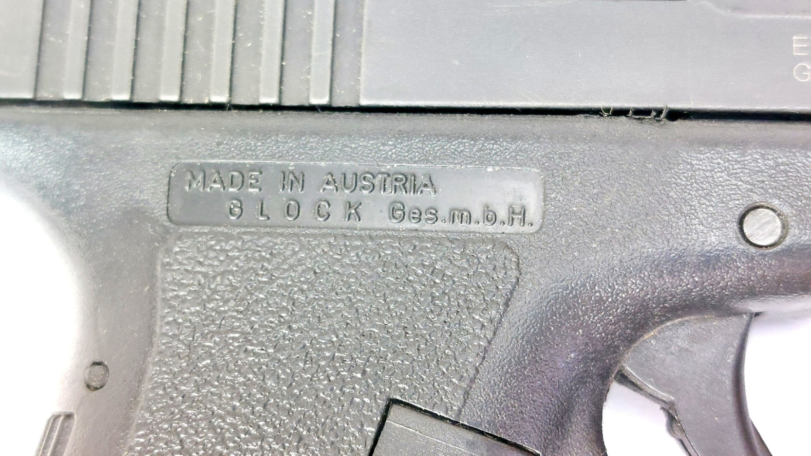 Austrian, c.1990, Glock 17 Gen 2 9mm Semi-Automatic Pistol with Factory Threaded Barrel, Sound Moderator & Original Glock Magazine, Serial No. NL14866, EU Deactivated - Image 2