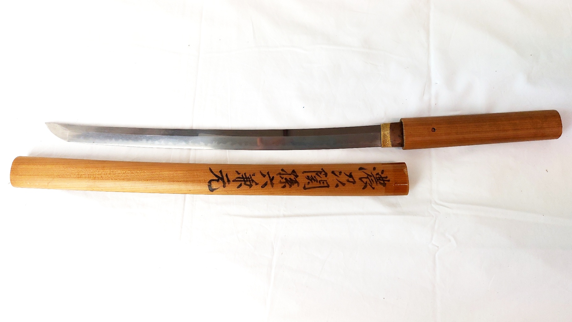 Japanese, Edo Period or Earlier, Wakizashi with Unsigned (Mumei) Blade in Shirasaya, Bearing Attribution to "Nōshū Seki Magoroku Kanemoto"