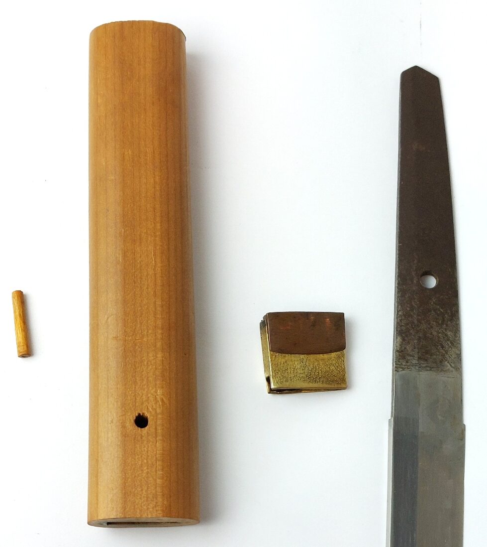 Japanese, Edo Period or Earlier, Wakizashi with Unsigned (Mumei) Blade in Shirasaya, Bearing Attribution to "Nōshū Seki Magoroku Kanemoto" - Image 14