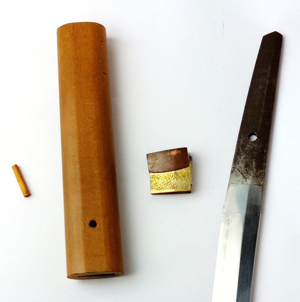 Japanese, Edo Period or Earlier, Wakizashi with Unsigned (Mumei) Blade in Shirasaya, Bearing Attribution to "Nōshū Seki Magoroku Kanemoto" - Image 15