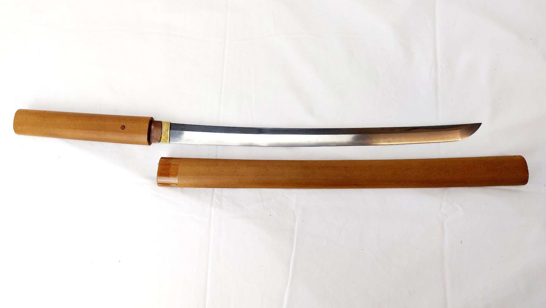 Japanese, Edo Period or Earlier, Wakizashi with Unsigned (Mumei) Blade in Shirasaya, Bearing Attribution to "Nōshū Seki Magoroku Kanemoto" - Image 5