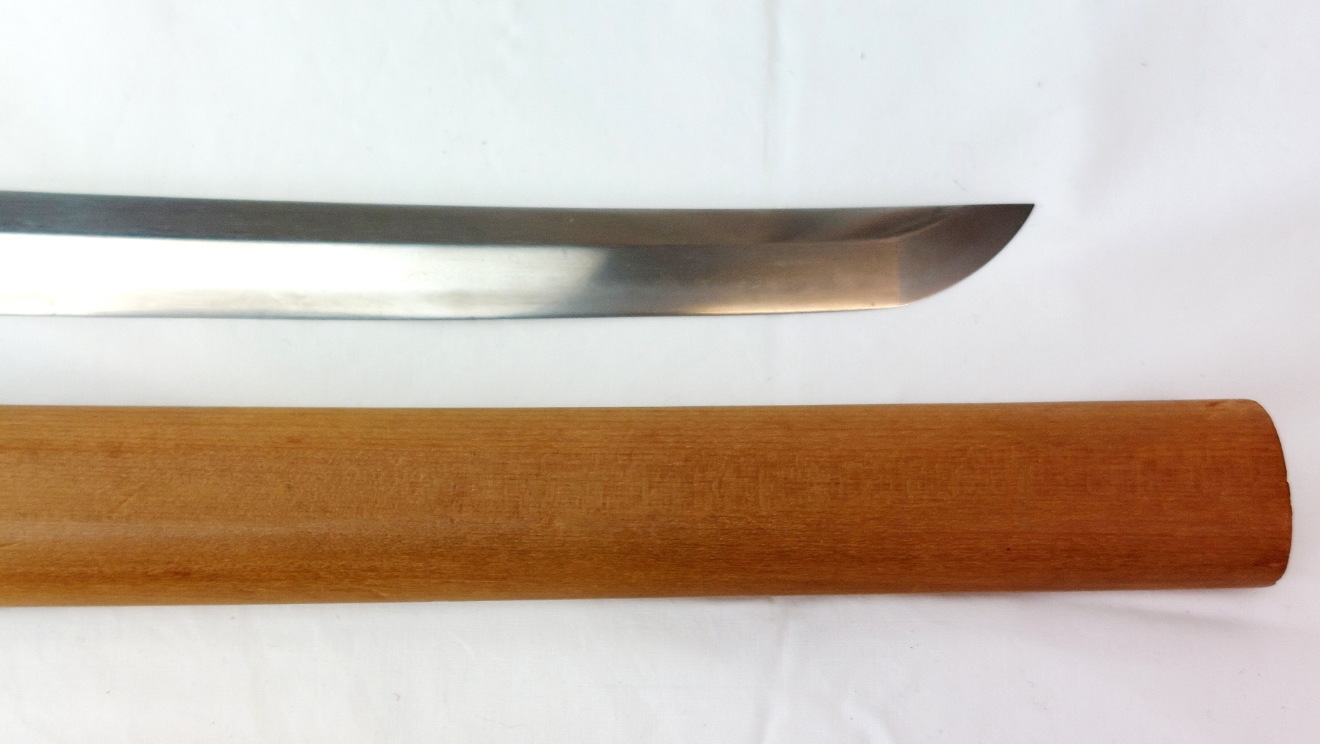 Japanese, Edo Period or Earlier, Wakizashi with Unsigned (Mumei) Blade in Shirasaya, Bearing Attribution to "Nōshū Seki Magoroku Kanemoto" - Image 8