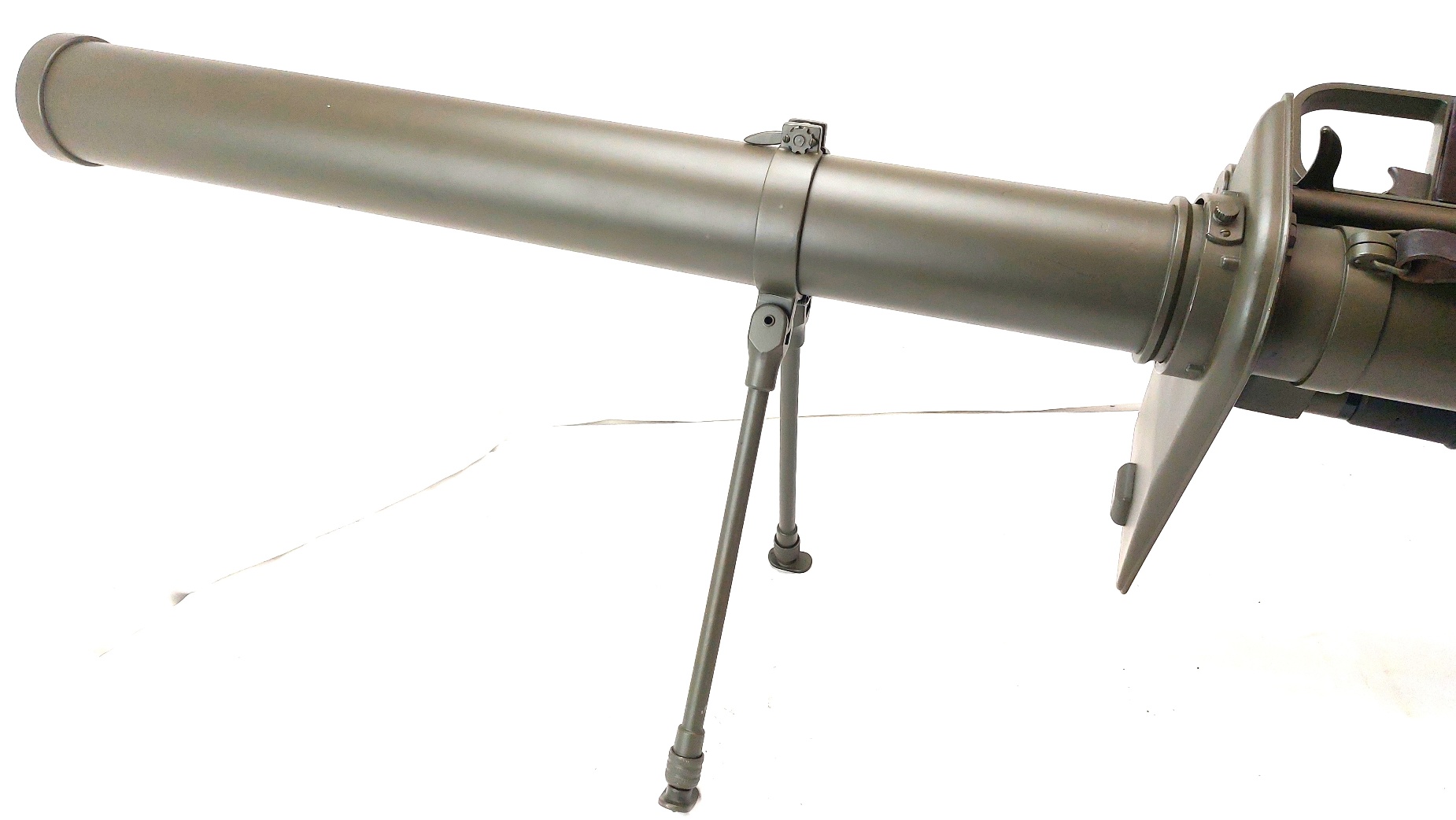 US, Cold War Era, M20 "Super Bazooka" 3.5-Inch Rocket Launcher, Matching Serial No. 2619, Mod.58 Optical Sight, Bipod & Sling, Old Spec UK Deactivated - Image 4